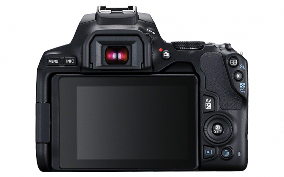 EOS-250D kit 18-55 DC III