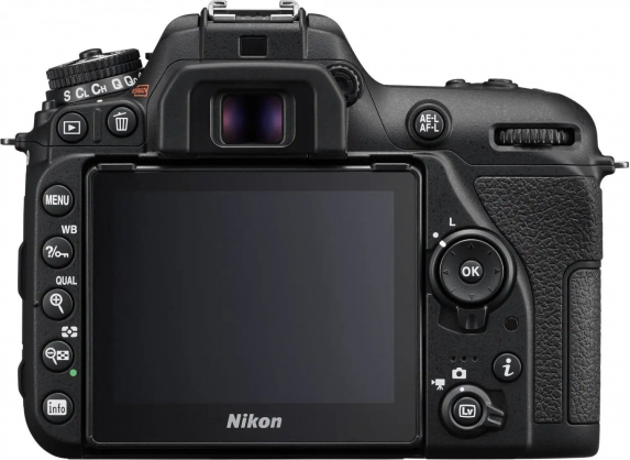 D7500 AF-S DX 18-105 f/ 3.5-5.6G ED VR
