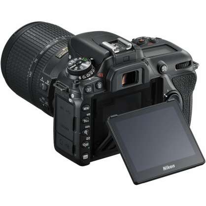 D7500 + AF-S DX 18-140mm ED VR