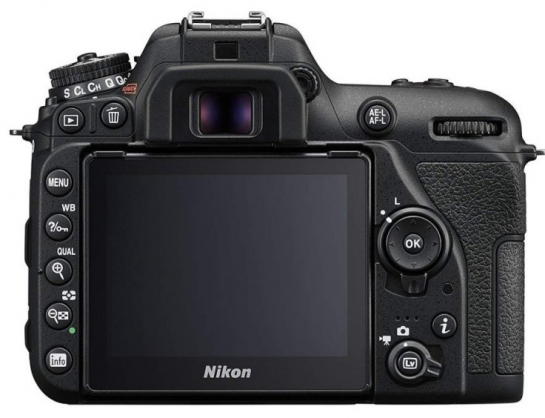 D7500 + 18-55mm f/ 3.5-5.6G VR Black