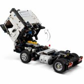 42175 FMX Truck & EC230 Electric Excavator