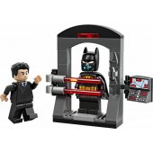 30726 Batman: Bruce Wayne and The Batsuit